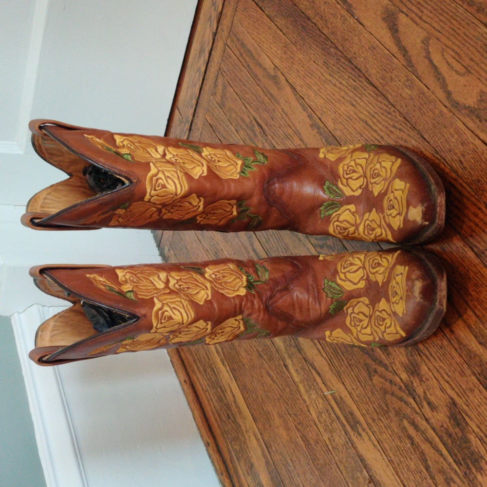 Corral Embroidered Yellow Rose Cowboy Boots